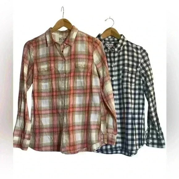 Old Navy Tops - Set of 2 Old Navy Women’s 100% Cotton Plaid Flannel Long Sleeve Shirts Small‎